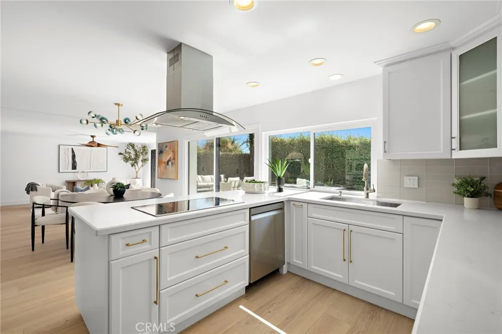 21891 Starfire Huntington Beach, CA 92646
