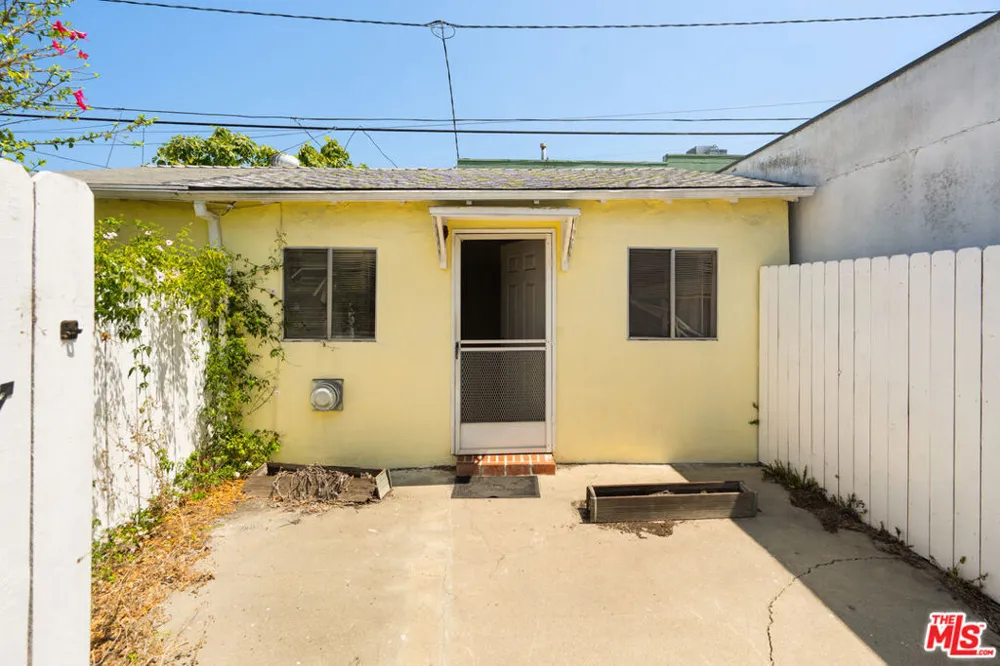 8511 Melvil Street Los Angeles, CA 90034