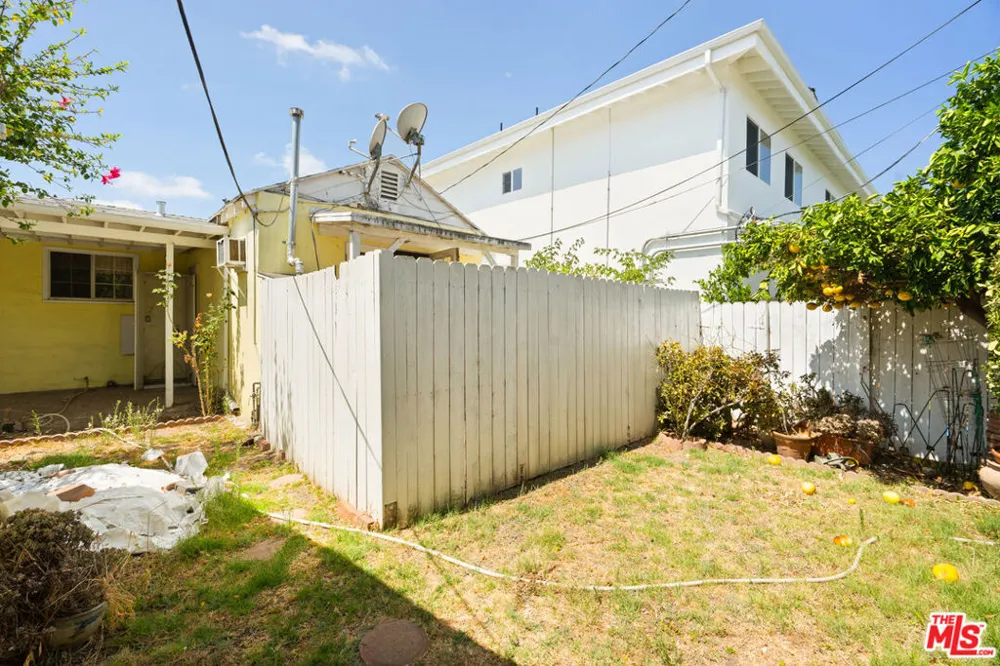 8511 Melvil Street Los Angeles, CA 90034