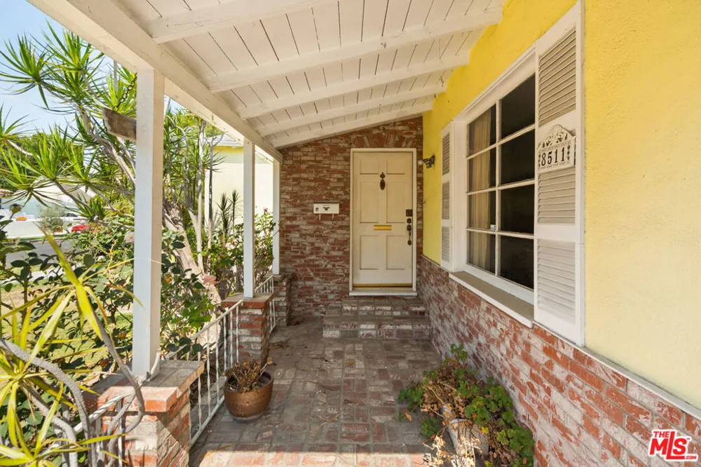 8511 Melvil Street Los Angeles, CA 90034