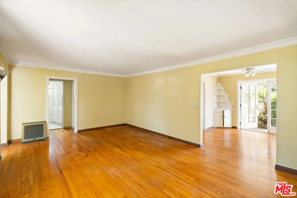 8511 Melvil Street Los Angeles, CA 90034