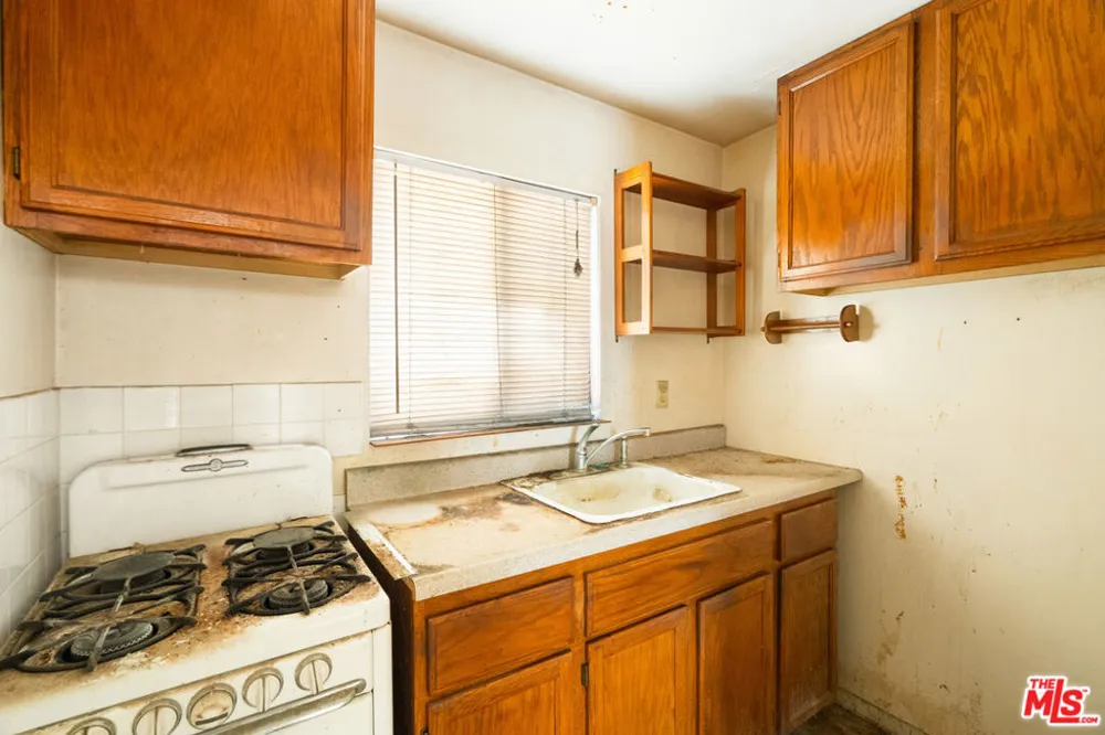 8511 Melvil Street Los Angeles, CA 90034