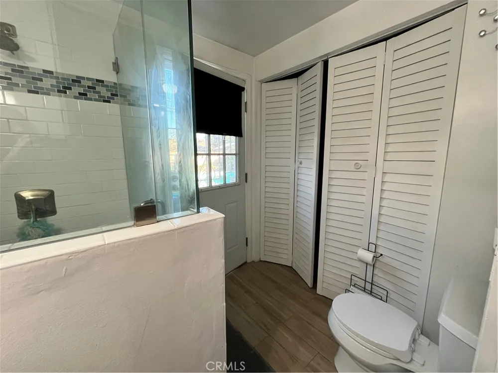 15502 Halcourt Norwalk, CA 90650
