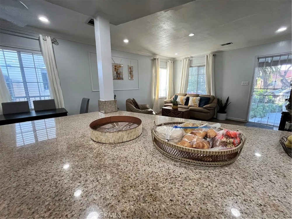 15502 Halcourt Norwalk, CA 90650