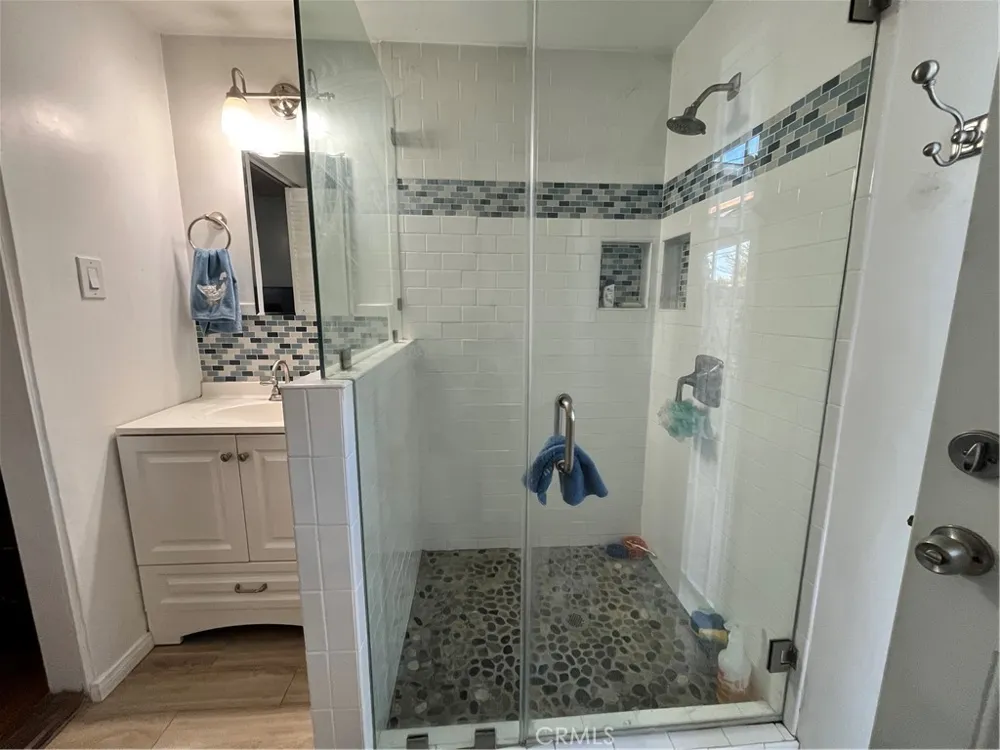 15502 Halcourt Norwalk, CA 90650