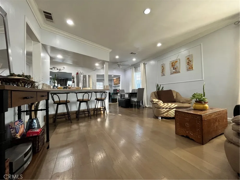 15502 Halcourt Norwalk, CA 90650