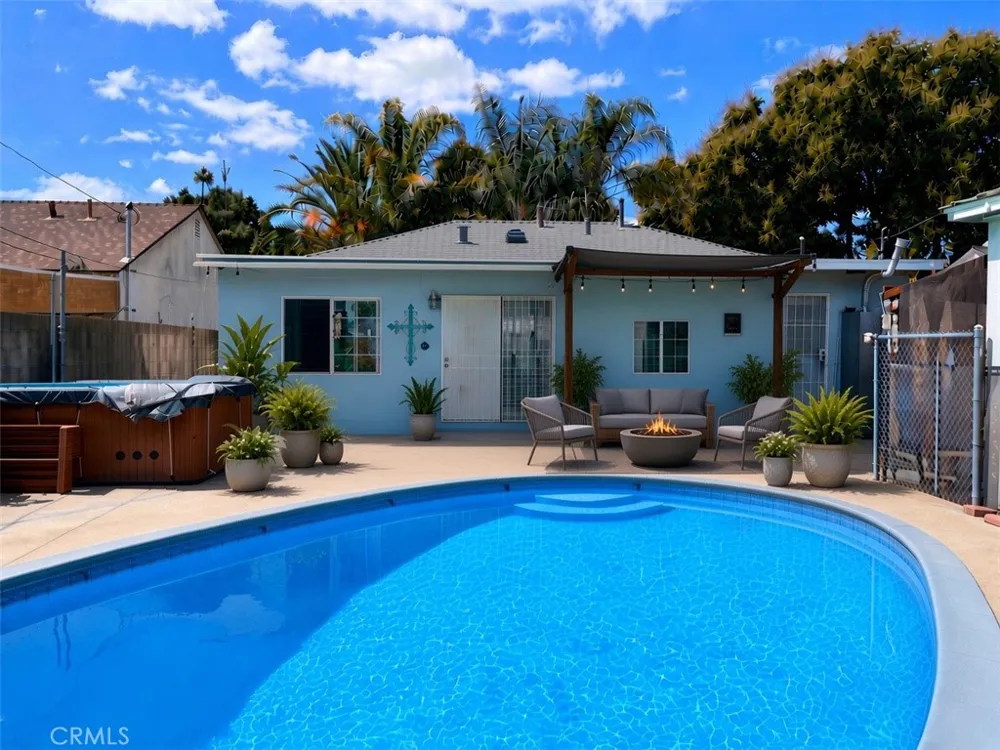 15502 Halcourt Norwalk, CA 90650