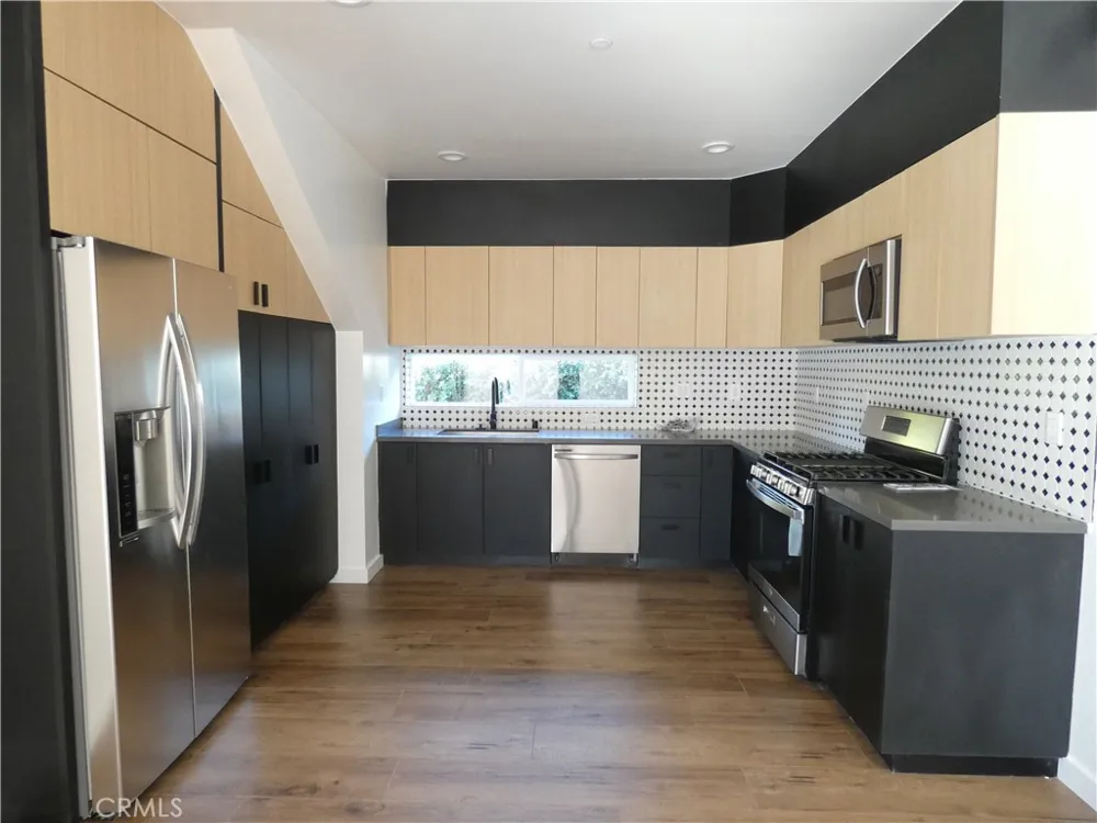 6034 Craner Avenue North Hollywood, CA 91606