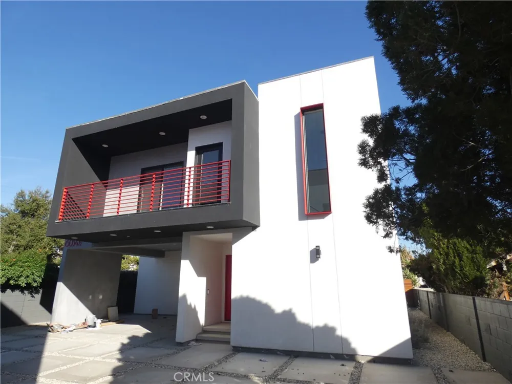 6034 Craner Avenue North Hollywood, CA 91606