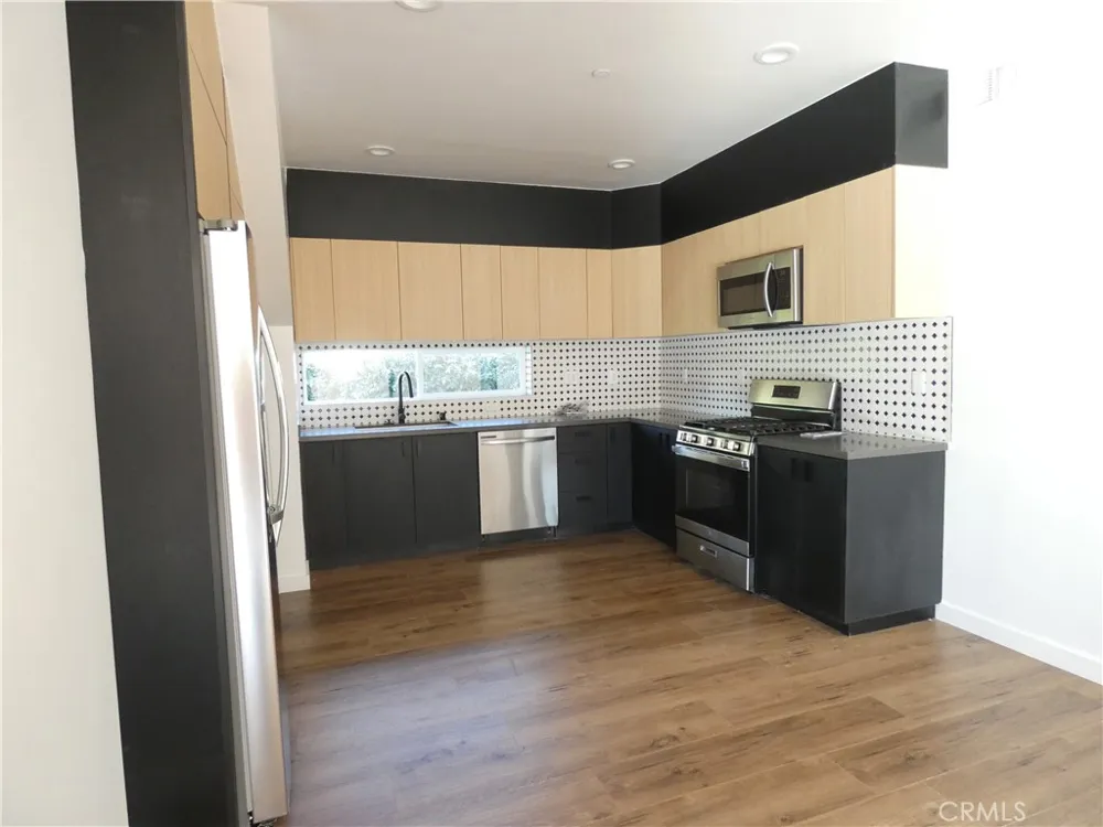 6034 Craner Avenue North Hollywood, CA 91606