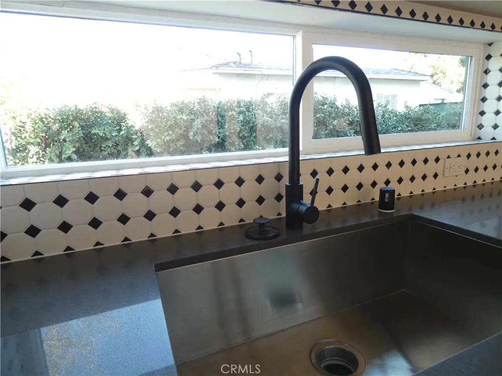 6034 Craner Avenue North Hollywood, CA 91606