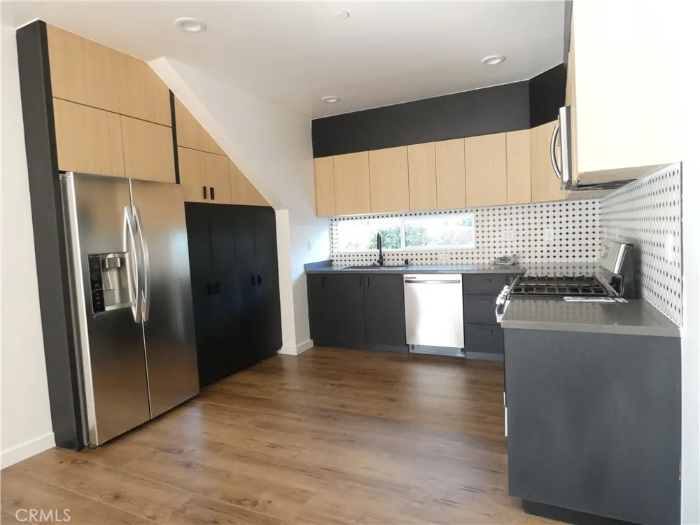 6034 Craner Avenue North Hollywood, CA 91606