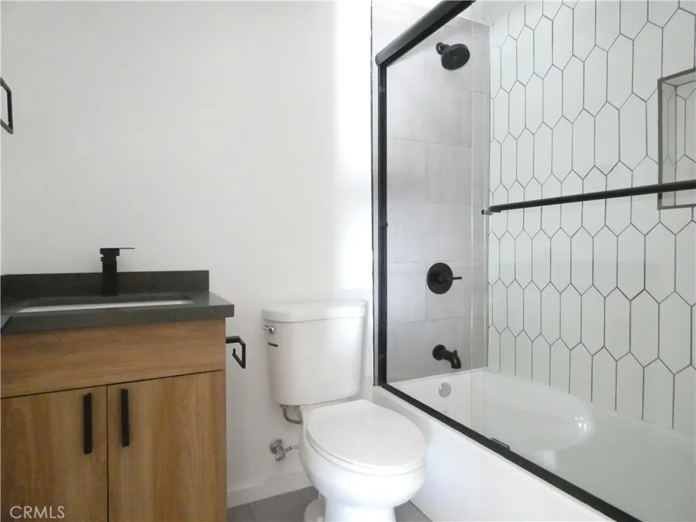 6034 Craner Avenue North Hollywood, CA 91606
