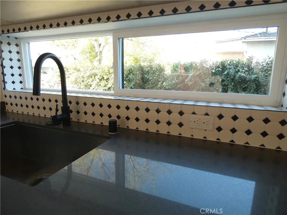 6034 Craner Avenue North Hollywood, CA 91606