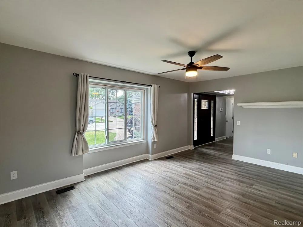 15873 Nathan Drive Macomb Township, MI 48044