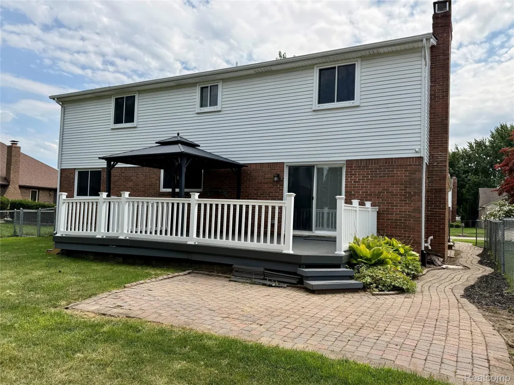 15873 Nathan Drive Macomb Township, MI 48044