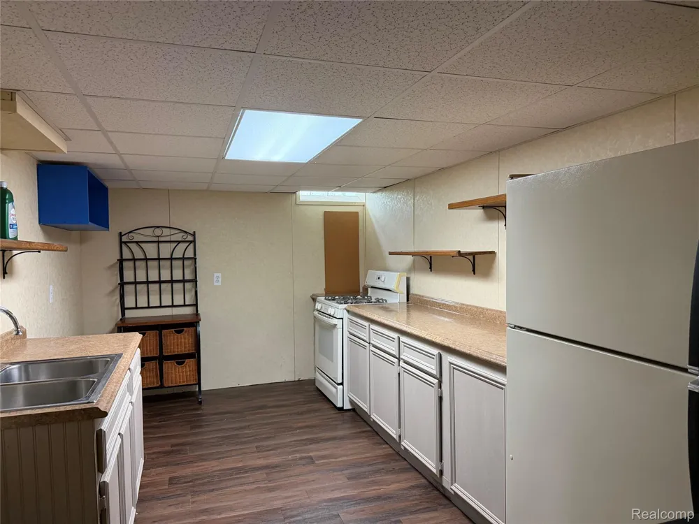 15873 Nathan Drive Macomb Township, MI 48044