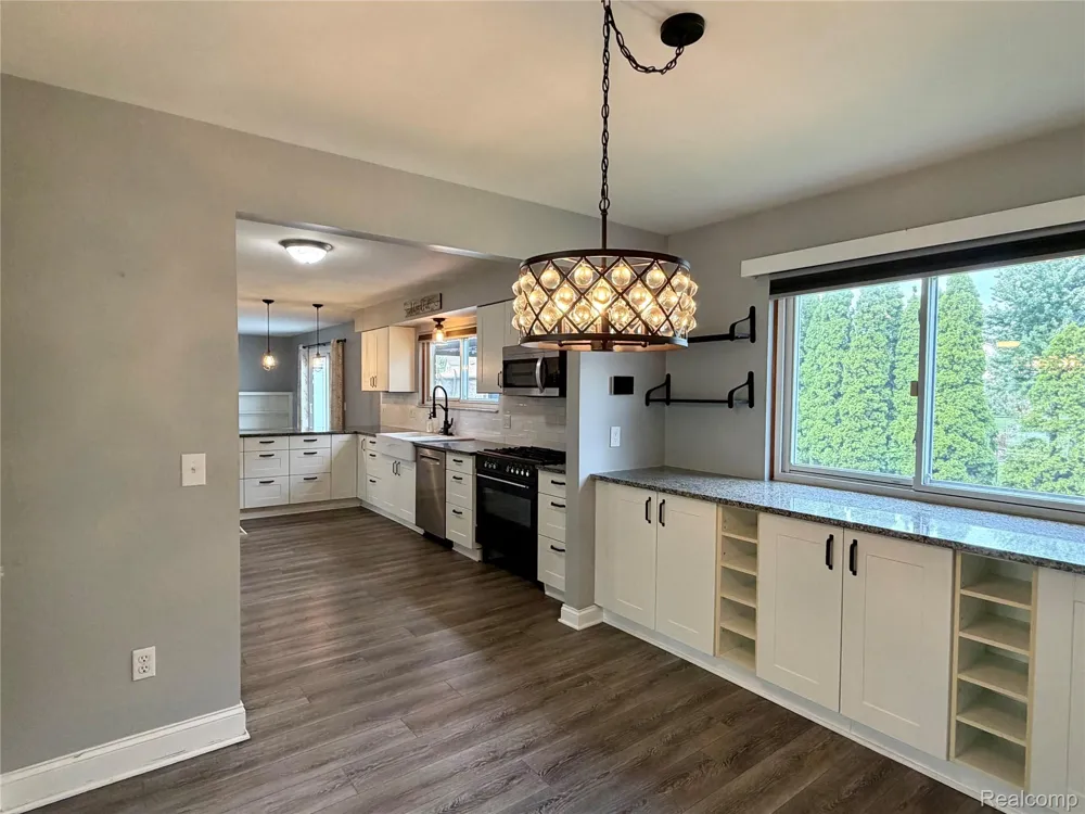 15873 Nathan Drive Macomb Township, MI 48044