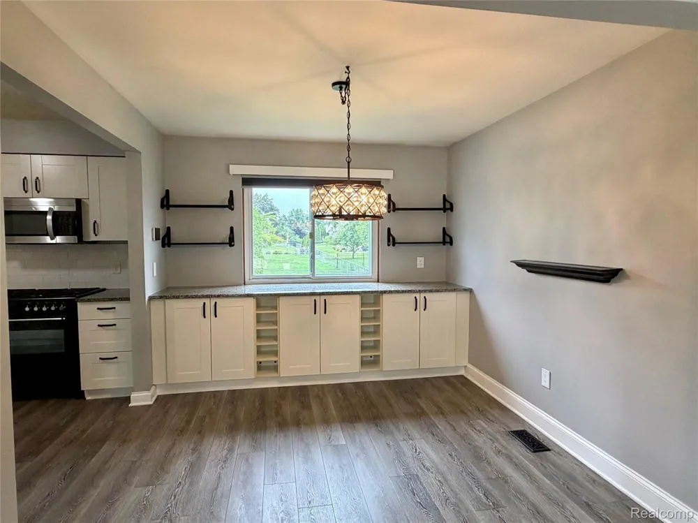 15873 Nathan Drive Macomb Township, MI 48044