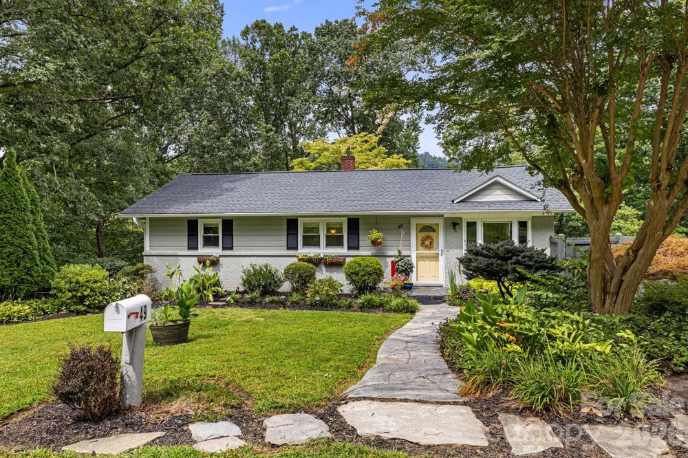 49 White Pine Drive Asheville, NC 28805