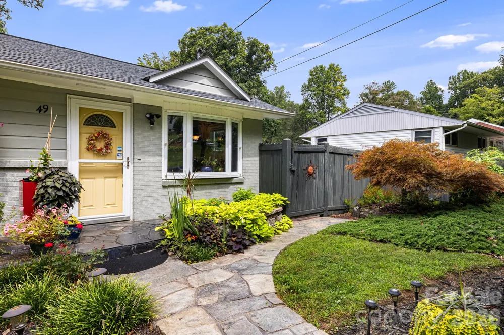 49 White Pine Drive Asheville, NC 28805