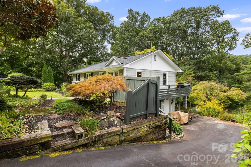 49 White Pine Drive Asheville, NC 28805