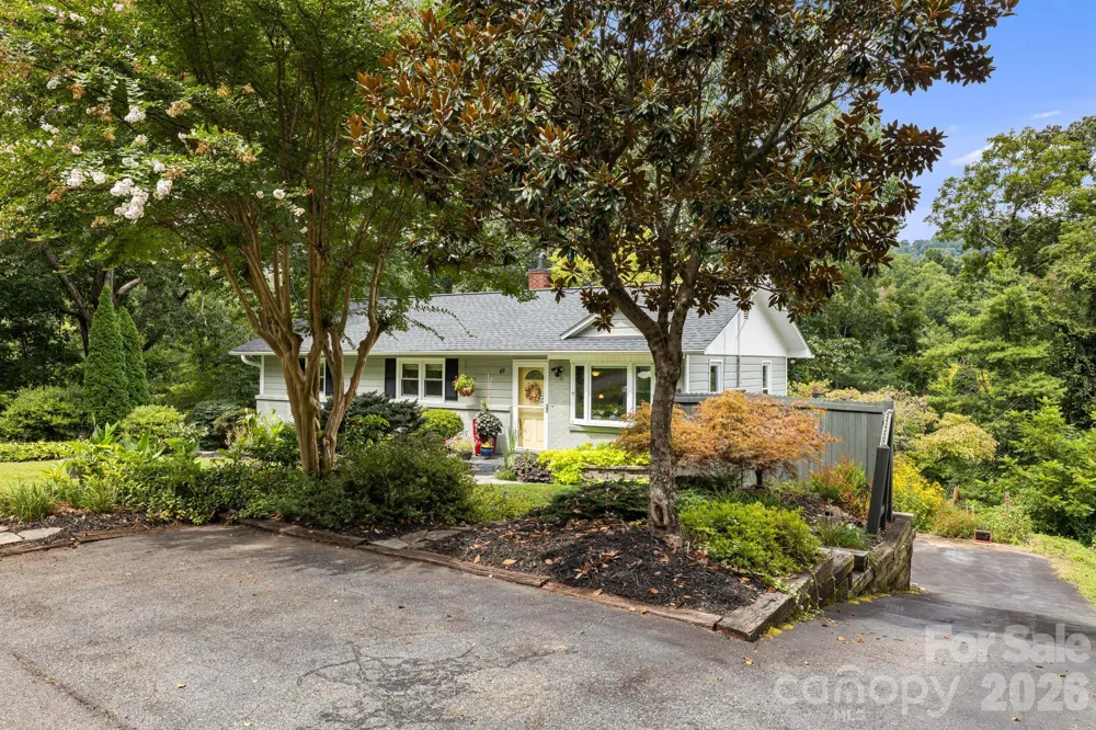 49 White Pine Drive Asheville, NC 28805