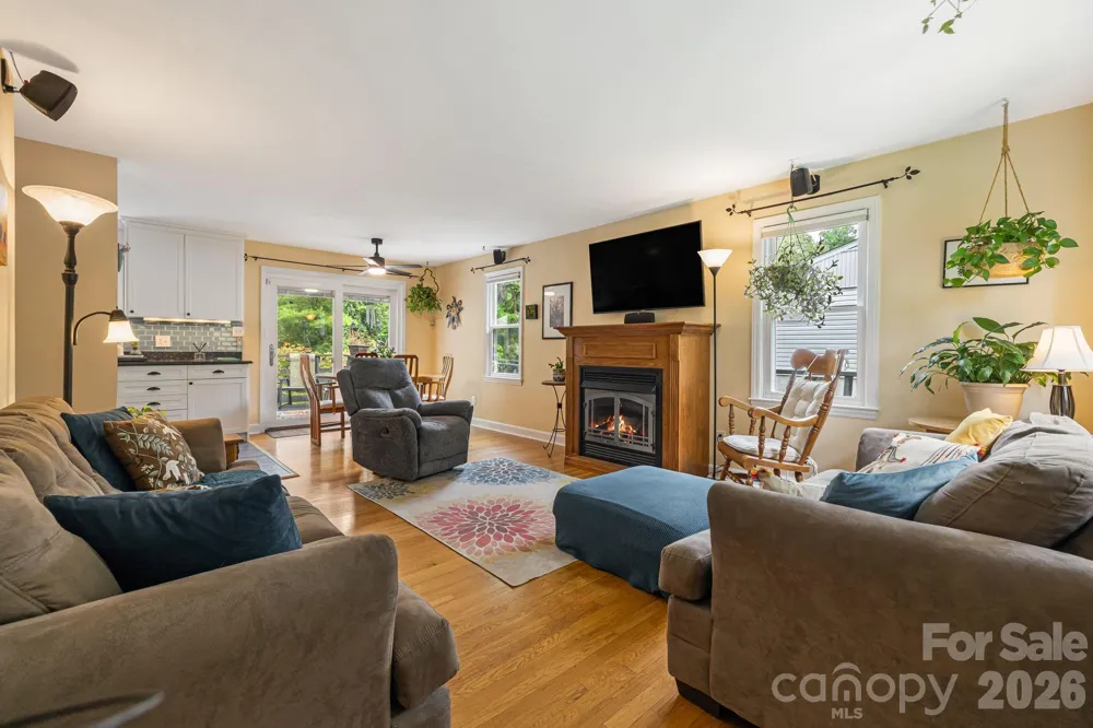 49 White Pine Drive Asheville, NC 28805