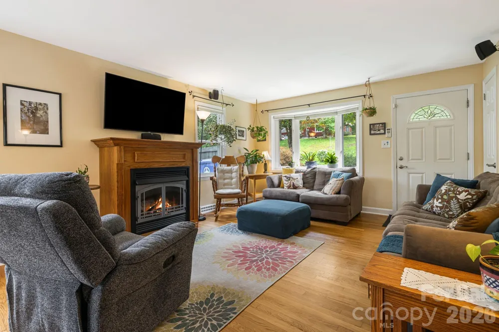 49 White Pine Drive Asheville, NC 28805