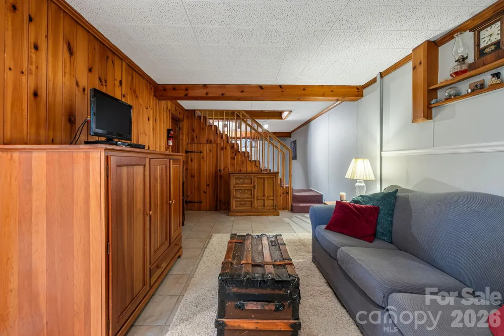 49 White Pine Drive Asheville, NC 28805