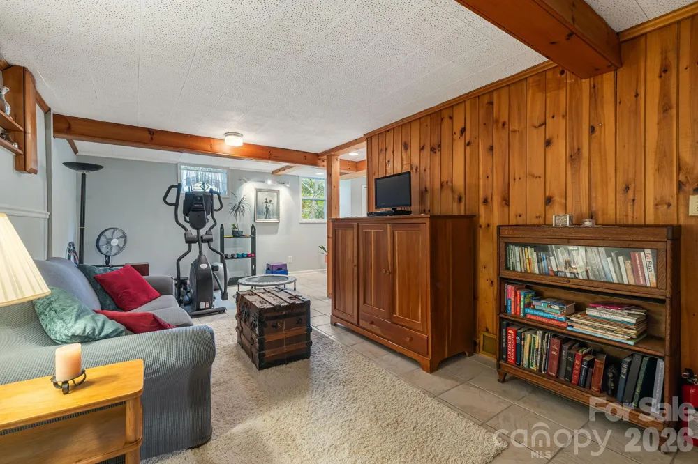 49 White Pine Drive Asheville, NC 28805