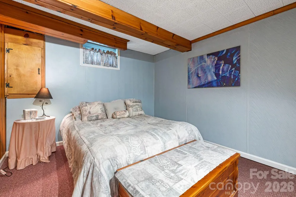 49 White Pine Drive Asheville, NC 28805