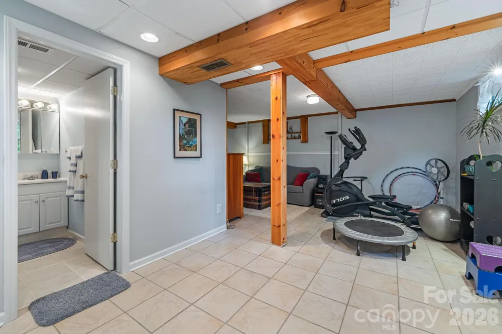 49 White Pine Drive Asheville, NC 28805