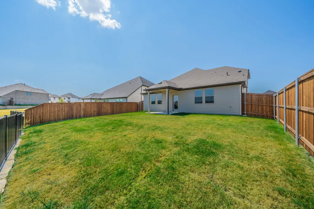 2230 Willowbank Drive Forney, TX 75126