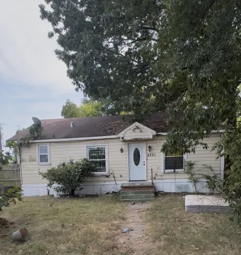 2301 Claiborne Avenue