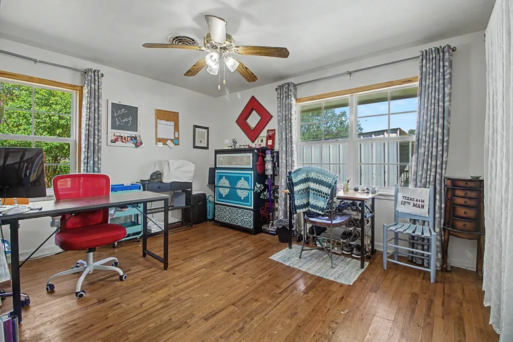 307 E Barton Street Calvert, TX 77837