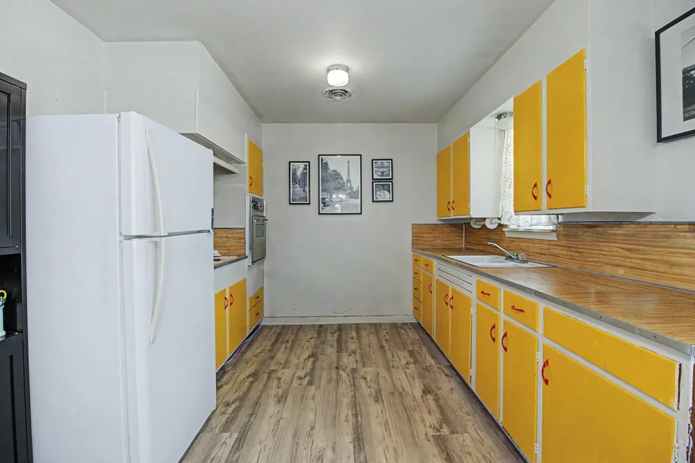 307 E Barton Street Calvert, TX 77837
