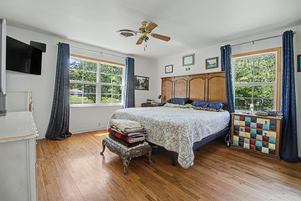 307 E Barton Street Calvert, TX 77837