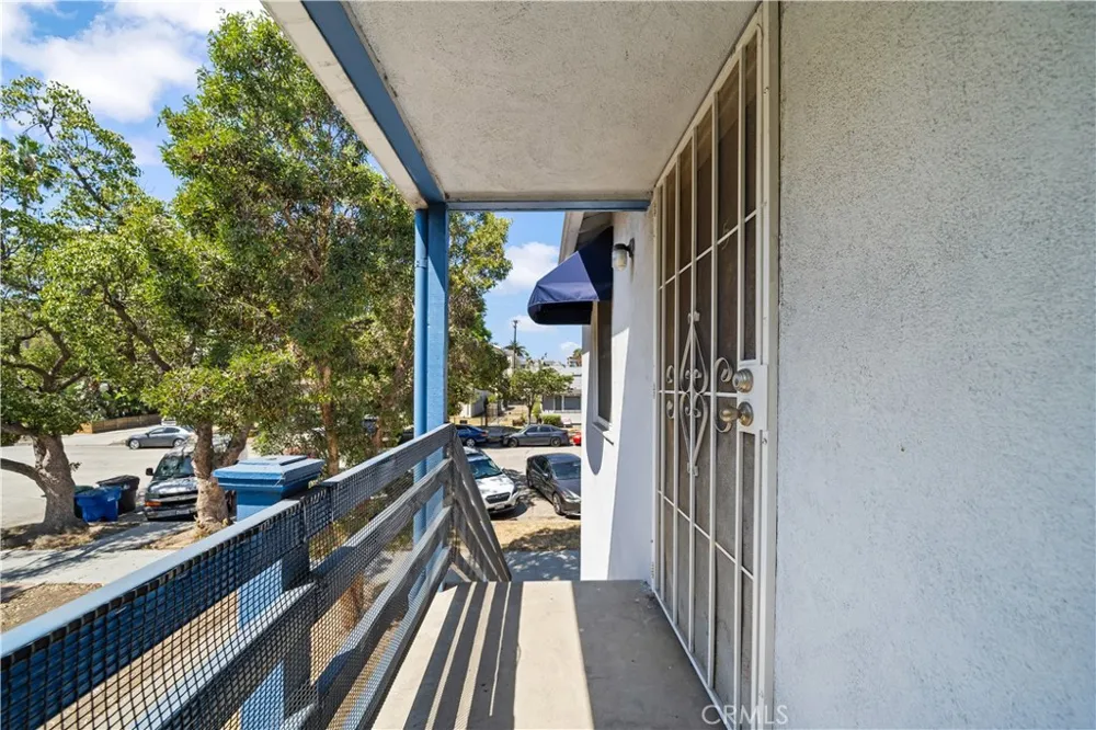 1136 Linden Avenue Long Beach, CA 90813