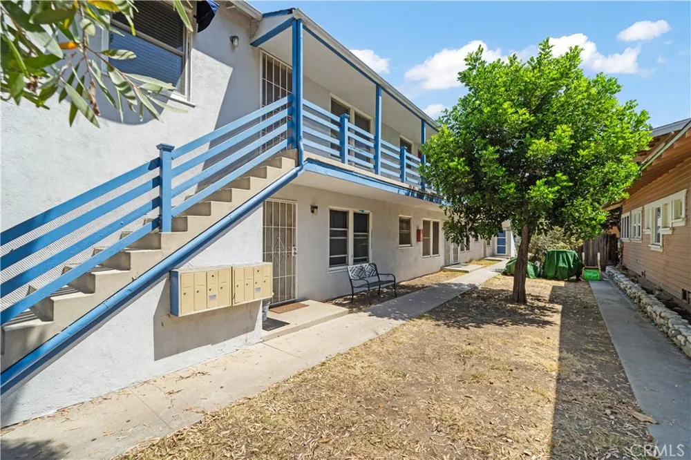 1136 Linden Avenue Long Beach, CA 90813