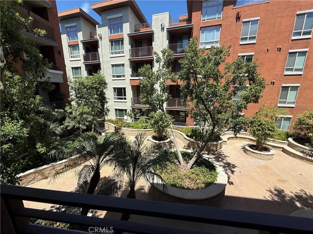 100 S Alameda Los Angeles, CA 90012