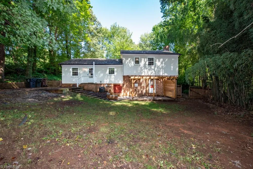 5809 Carriage Lane Greensboro, NC 27410