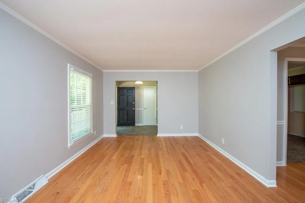 5809 Carriage Lane Greensboro, NC 27410