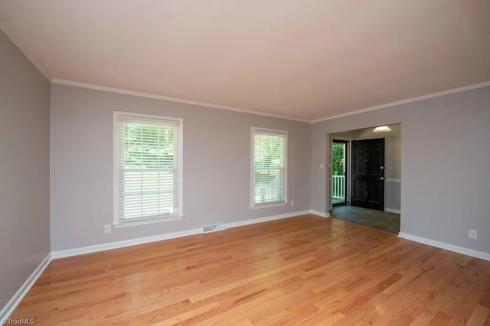 5809 Carriage Lane Greensboro, NC 27410