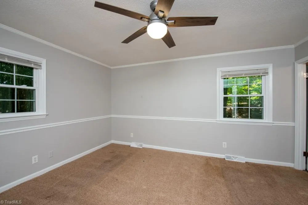5809 Carriage Lane Greensboro, NC 27410