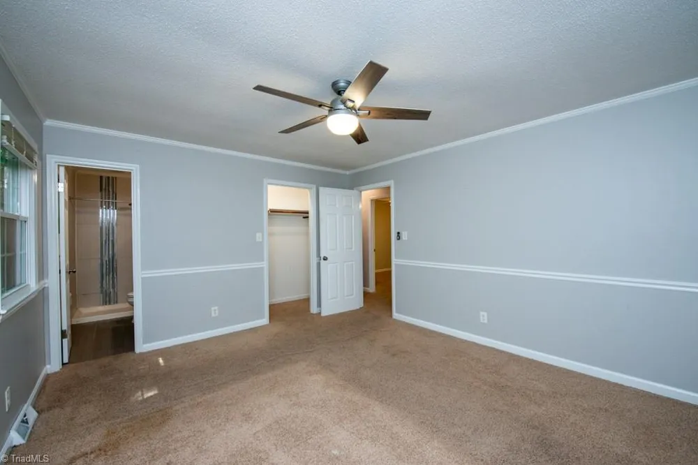 5809 Carriage Lane Greensboro, NC 27410