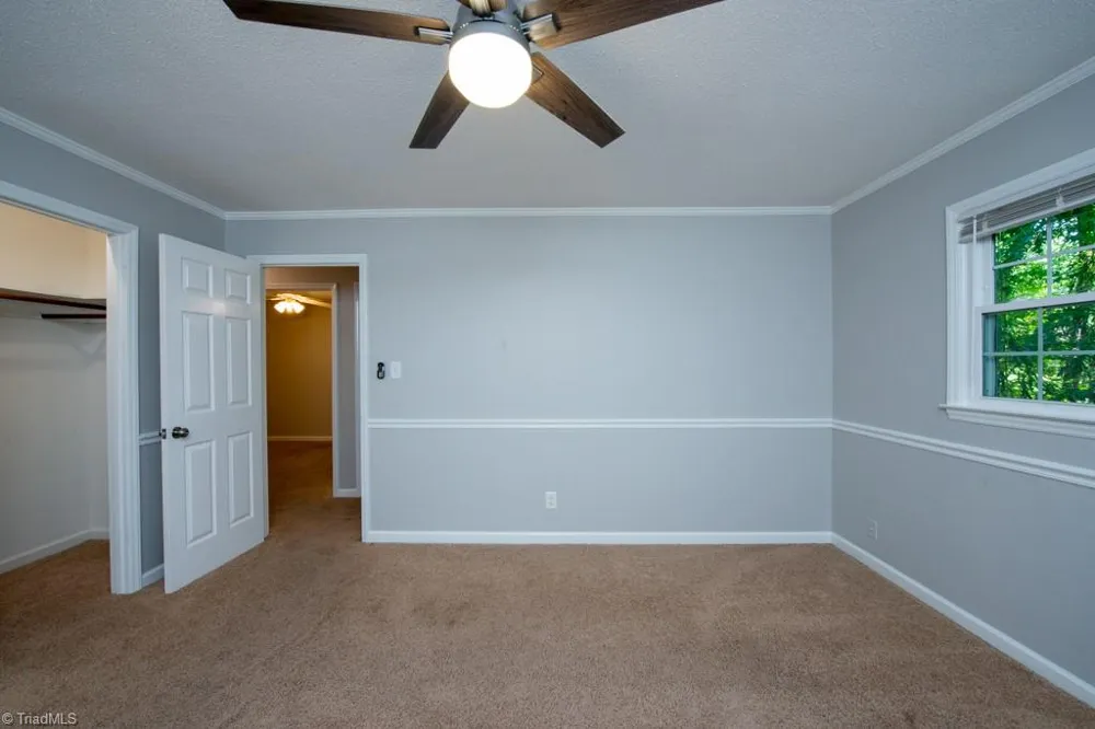 5809 Carriage Lane Greensboro, NC 27410