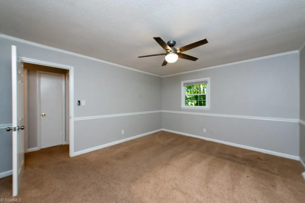 5809 Carriage Lane Greensboro, NC 27410