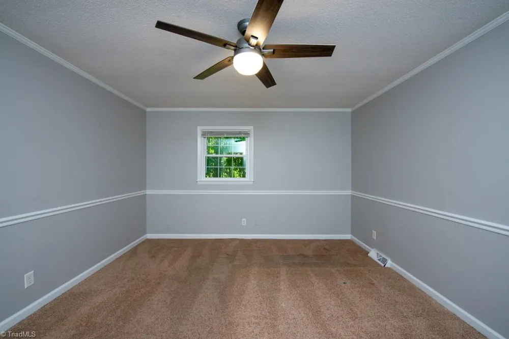 5809 Carriage Lane Greensboro, NC 27410