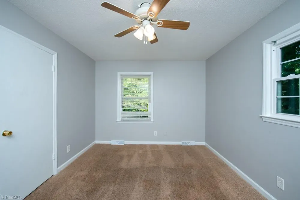 5809 Carriage Lane Greensboro, NC 27410